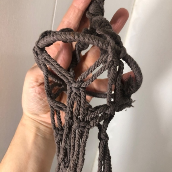 Brown Macrame Plant Hanger. NEW - Picture 2 of 3